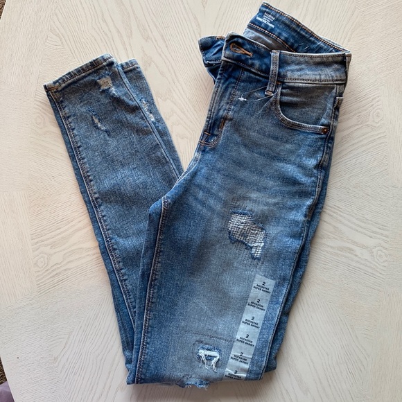 NWT — Old Navy womens high rose jeans. Size 2 - Picture 1 of 5